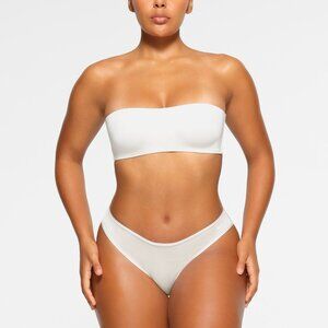 SKIMS Wireless Form Bra in Marble 42B